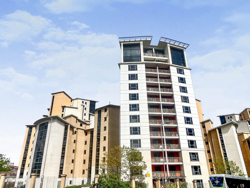 3 bed apartment to buy in NE8