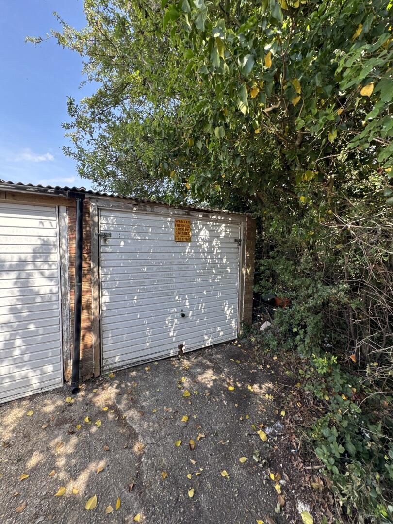 Garage at Milton Road, Stanford-Le-Hope