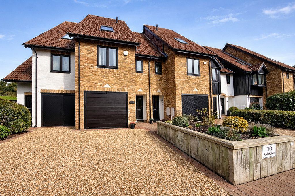 Endeavour Way, Hythe