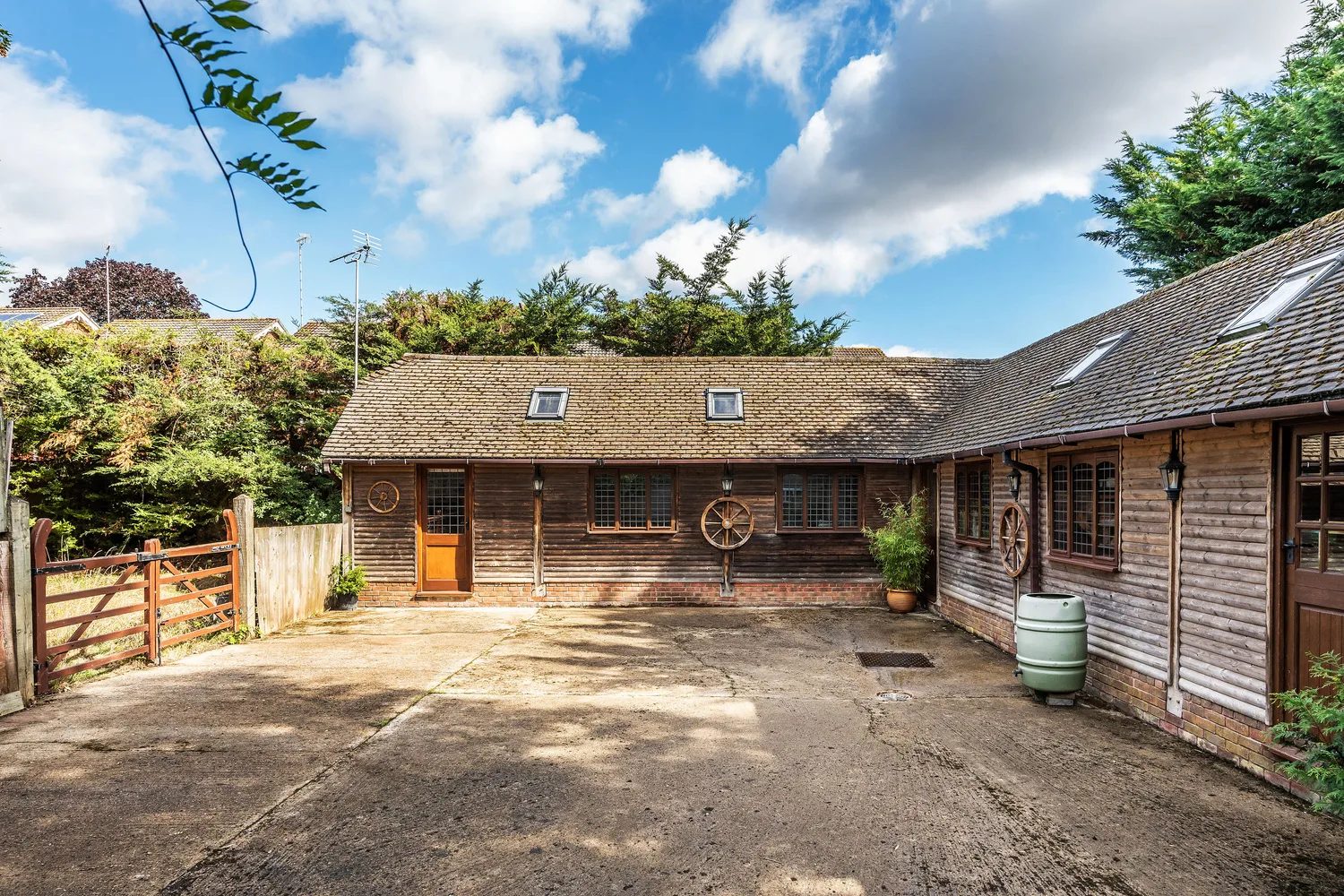 Detached house with outbuildings in South Croydon