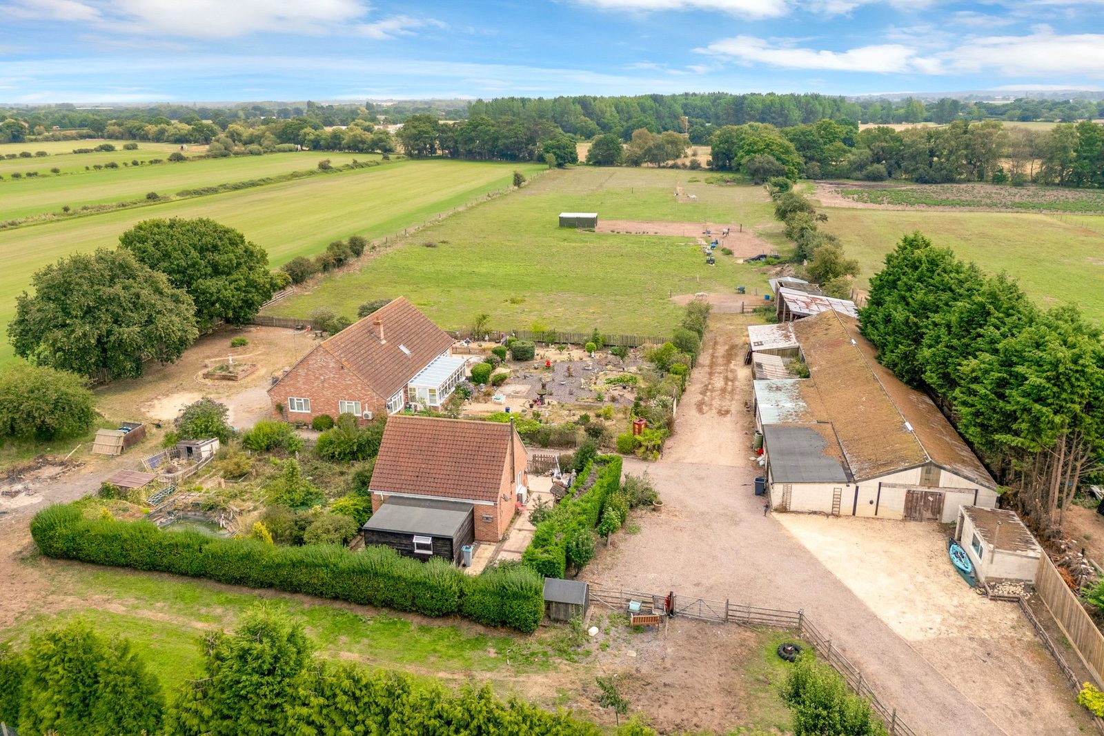 Newark: detached bungalow with outbuildings