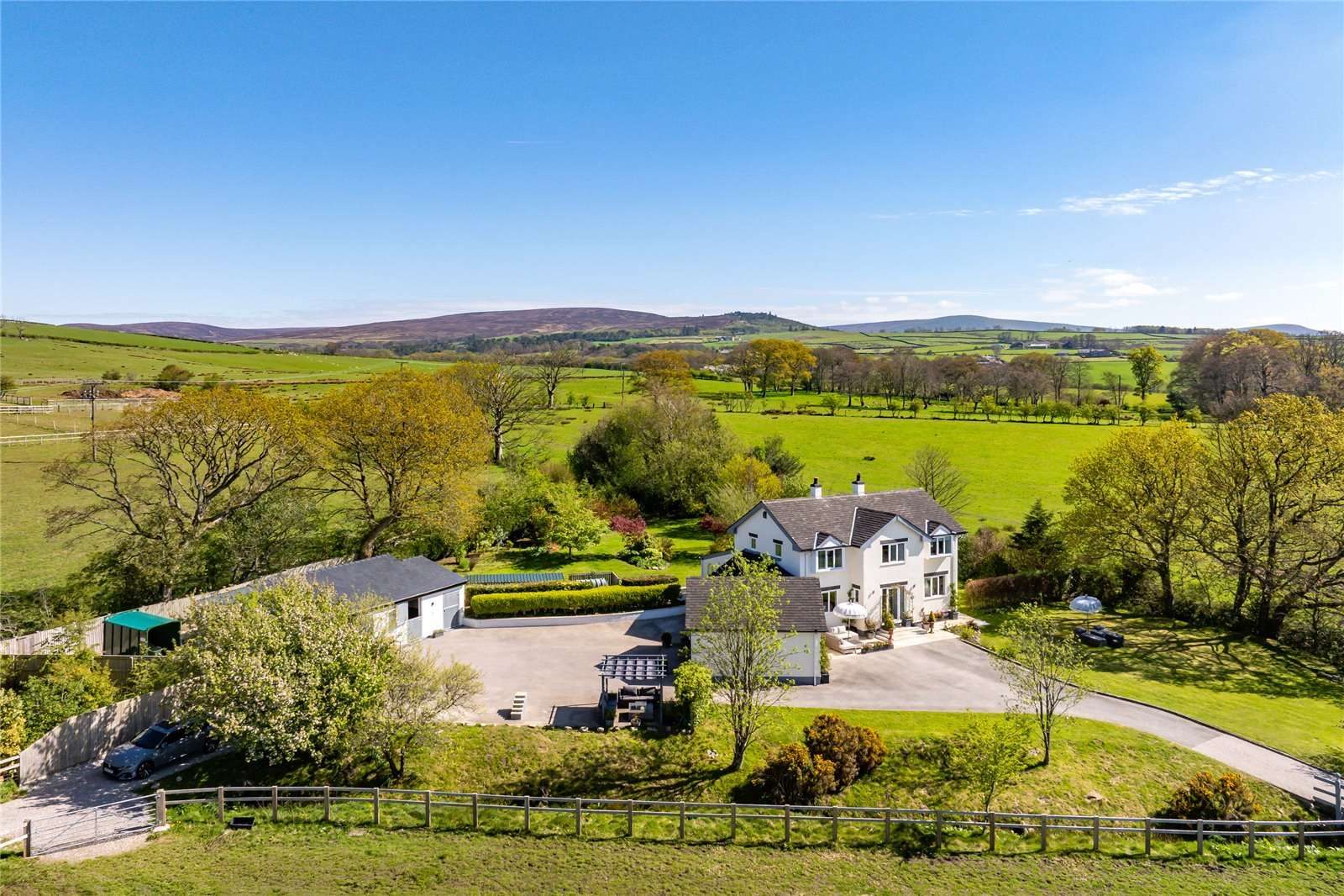 Forest Of Bowland: house with outbuildings