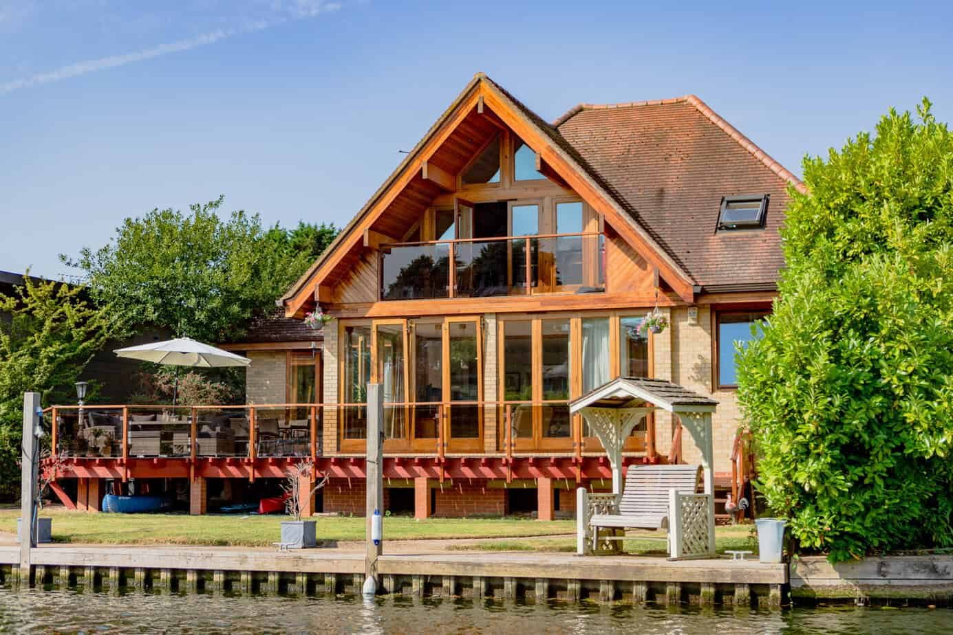 Staines upon Thames TW18