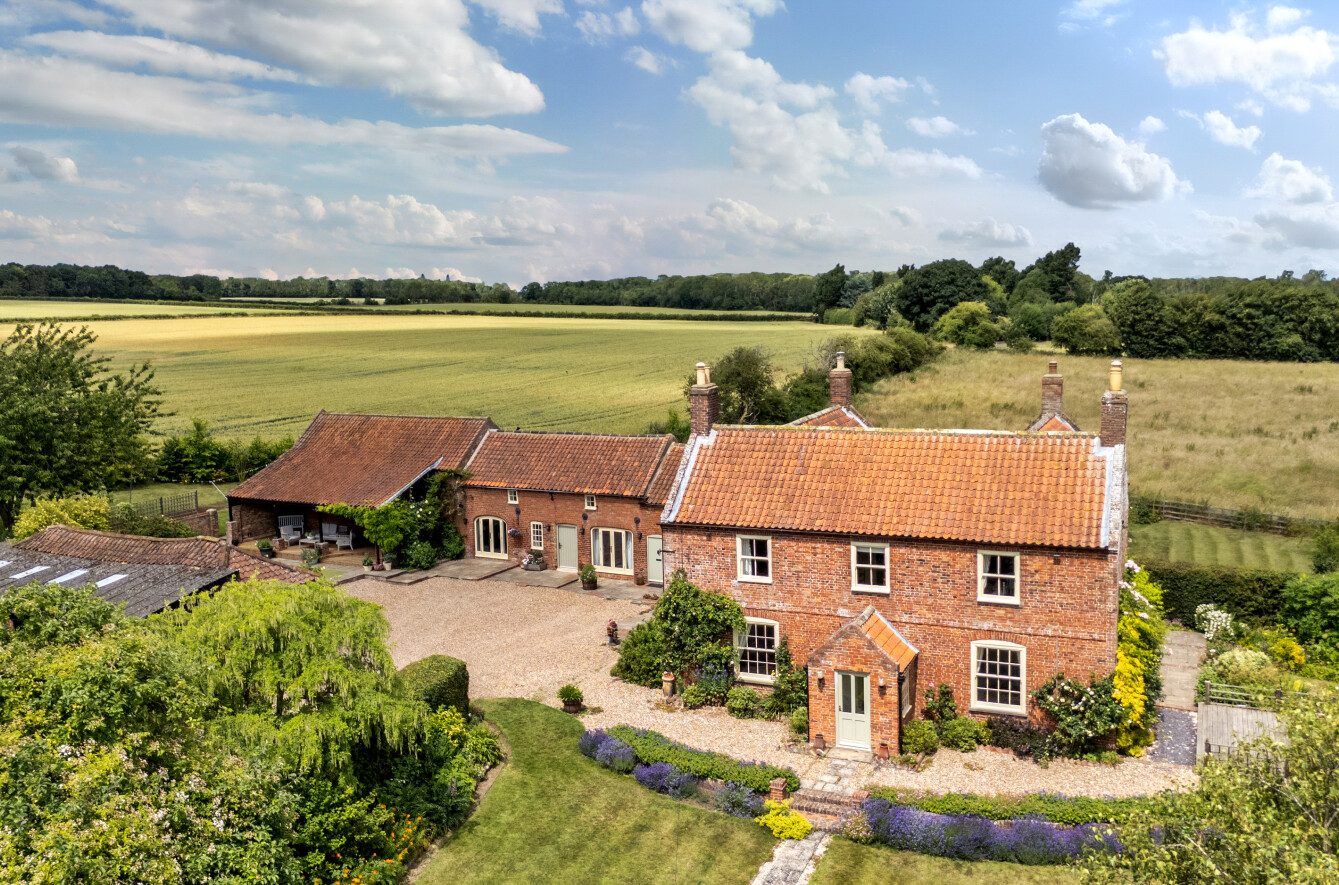 Welton-Le-Marsh: grade II listed detached house