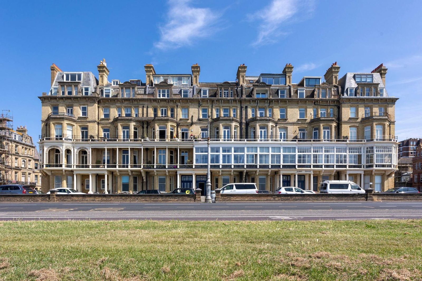 Apartment to rent with 3 bedrooms, Kings Gardens, 11 Kings Gardens