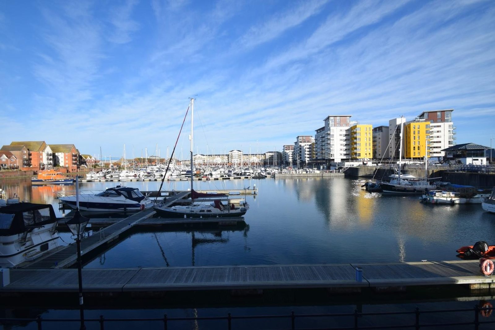 Eastbourne: chain free waterfront apartment