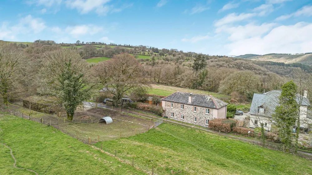 Lydford - 3.93 Acres - Open Moorland: equestrian with outbuildings