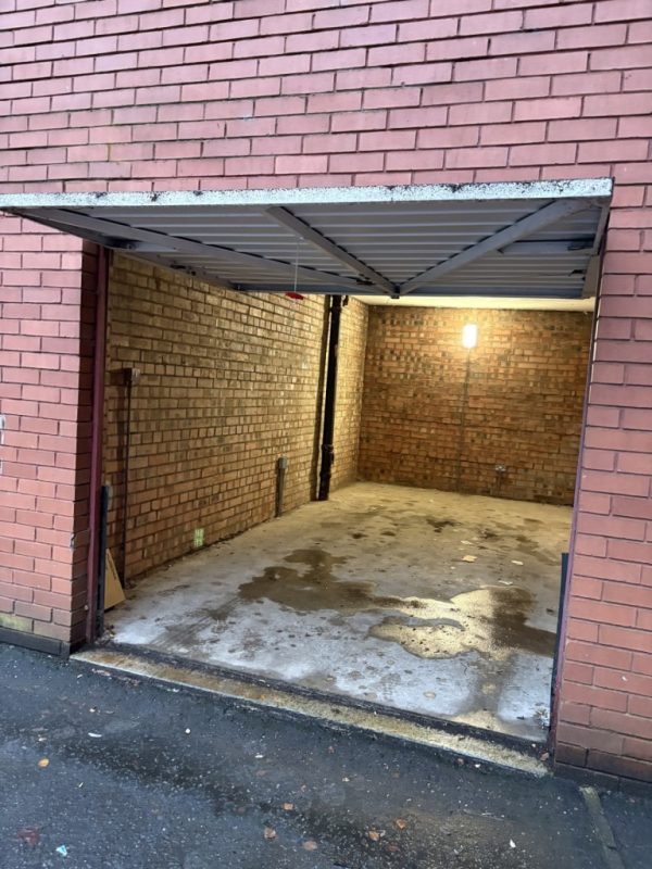 Garage on New City Rd, G4