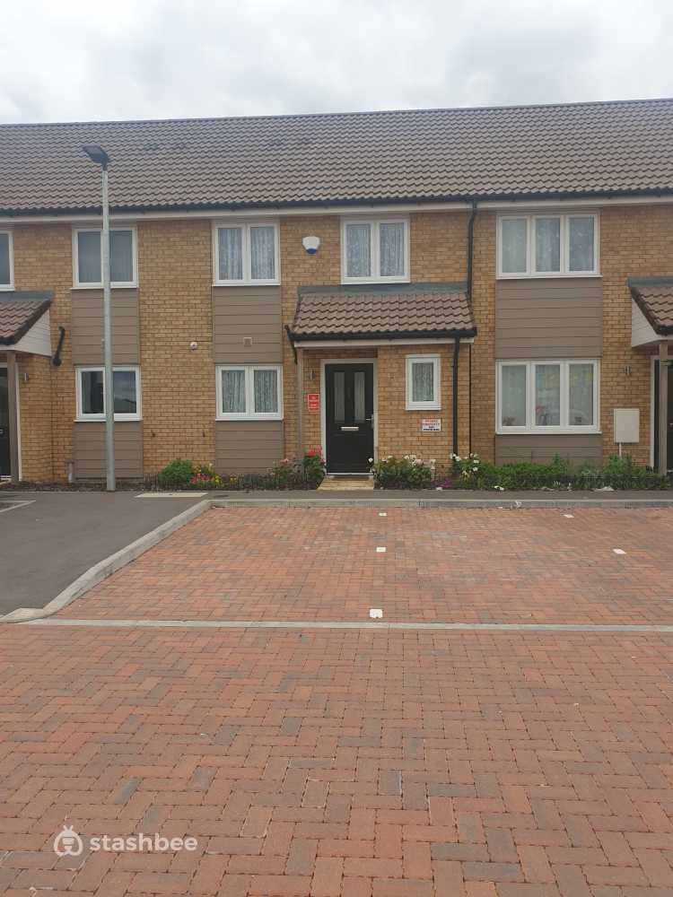 Parking Space to Rent in Luton, LU4