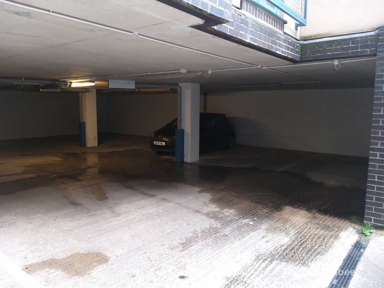Parking Space to Rent in Swindon, SN1
