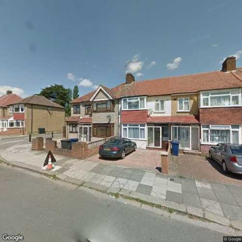 Parking Space to Rent in Greenford, UB6