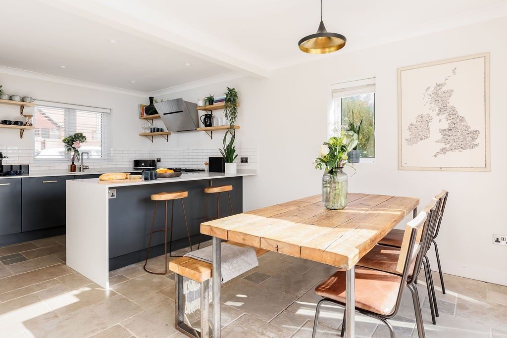 3 bedroom mansion to let