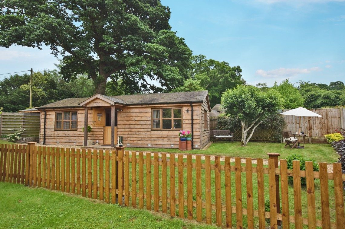 Oakview: lodge