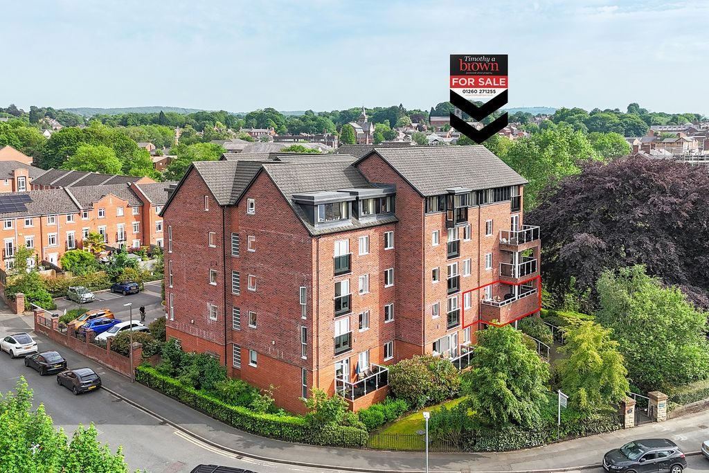 Congleton: chain free waterfront apartment