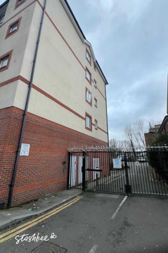 Parking Space to Rent in Greenford, UB6