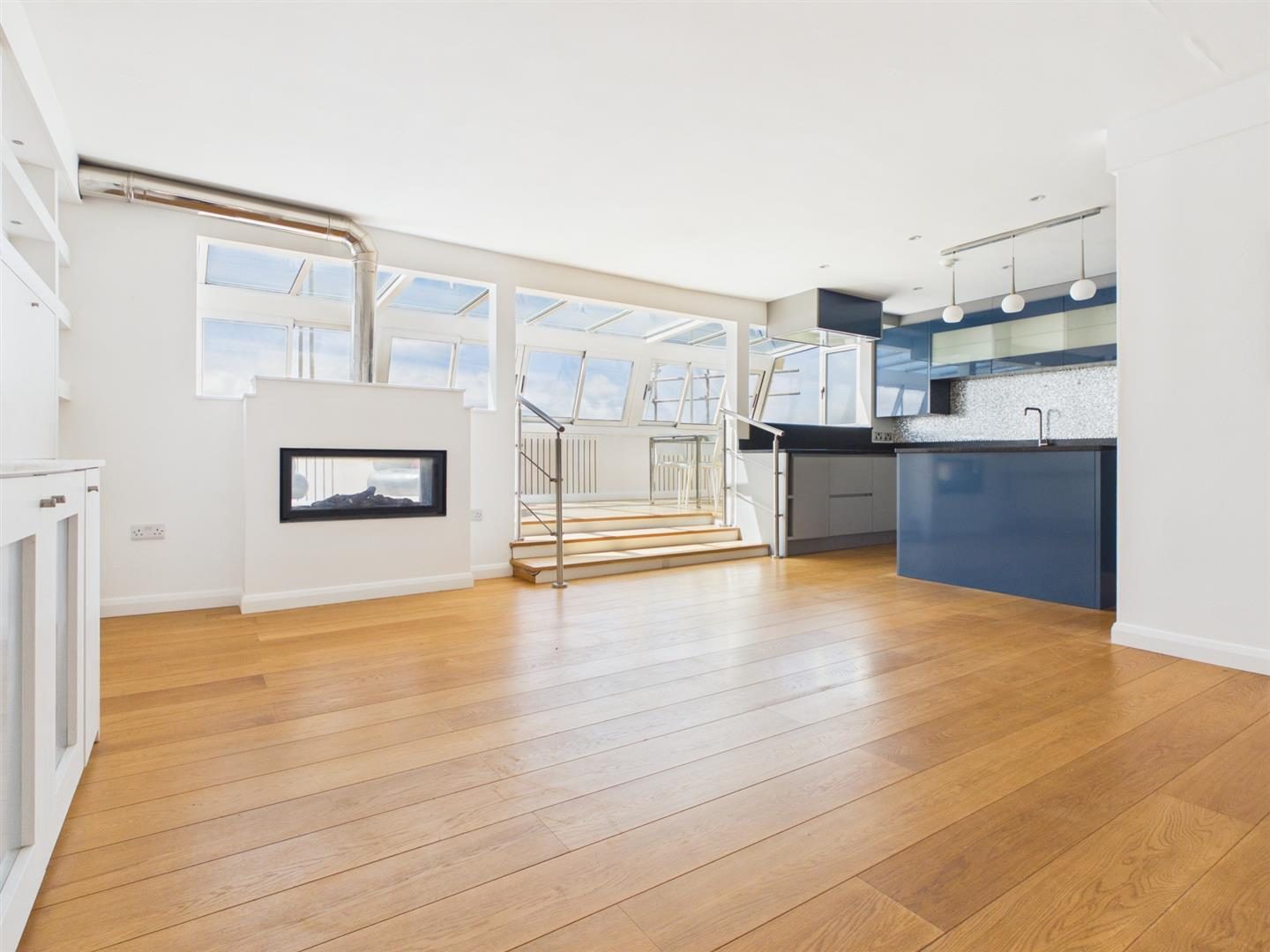 Hove: grade I listed waterfront apartment