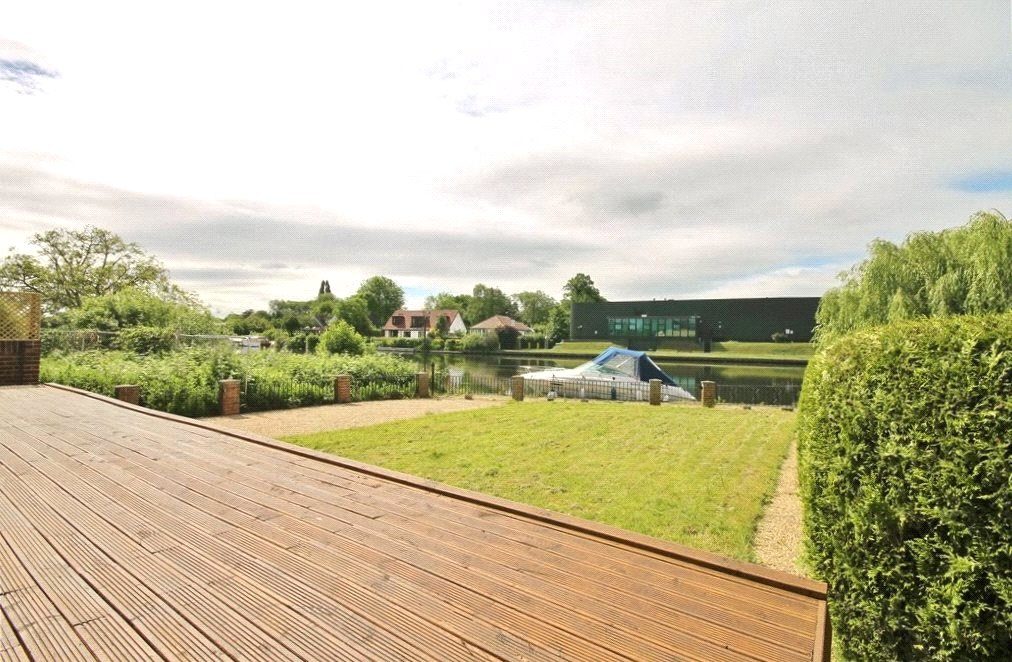 The Island, Wraysbury, Staines-upon-Thames, Berkshire, TW19 5AS