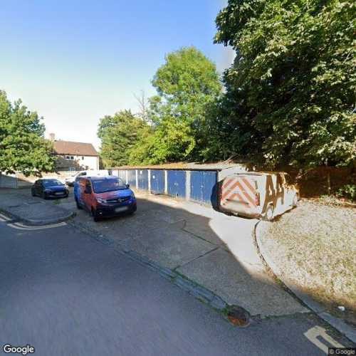 Garage to Rent in Edgware, HA8
