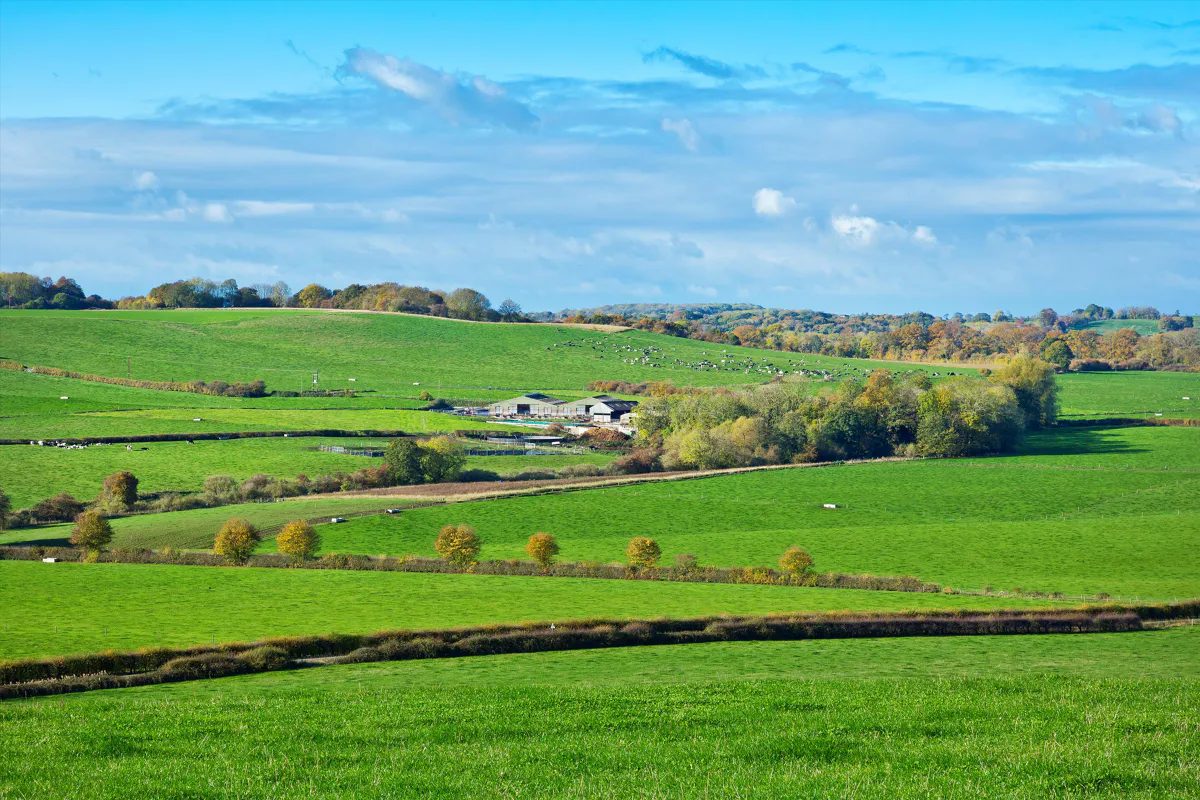 Farmhouse with outbuildings in Leicester LE7