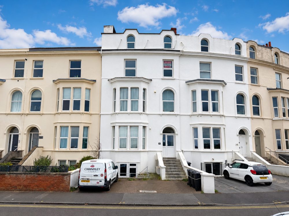 Period waterfront bungalow in Burnham-on-Sea
