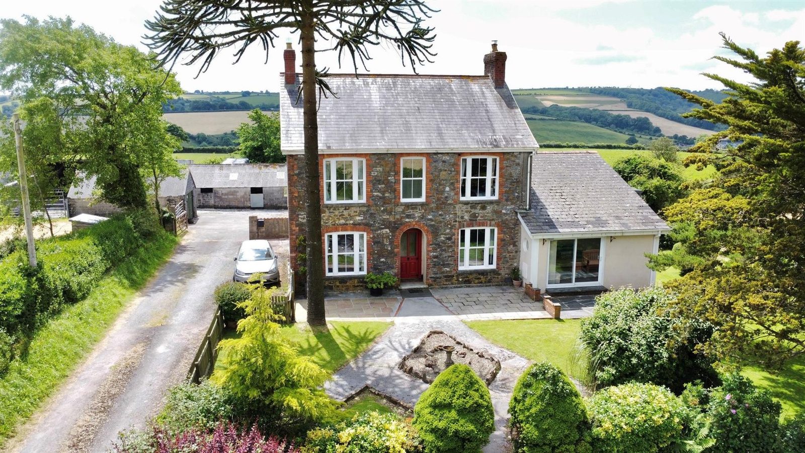Carmarthen: smallholding with paddocks