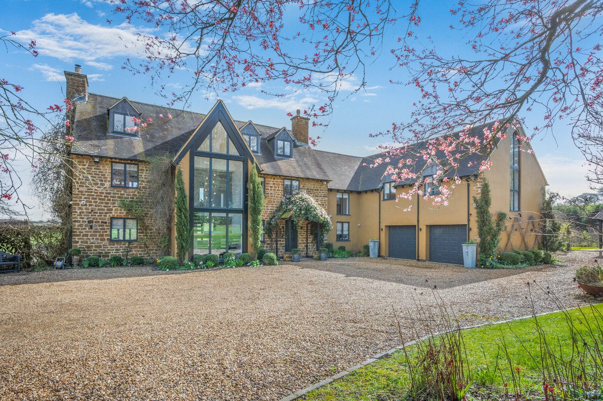 Detached House for sale with 6 bedrooms, Nether Preston, Preston Capes