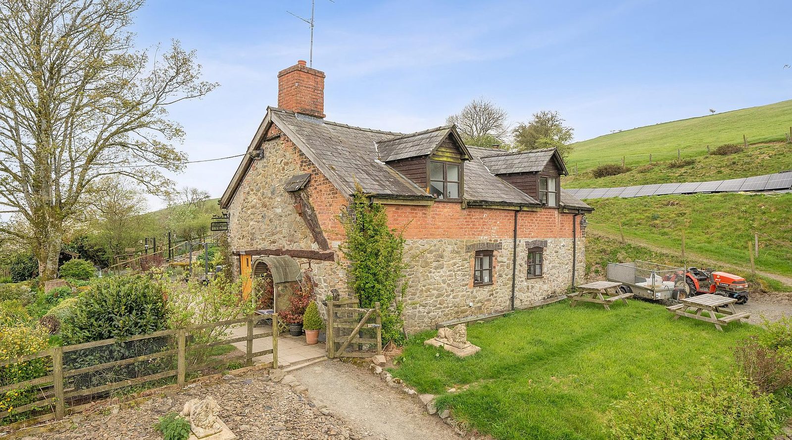 Period cottage, Llanyre POWYS