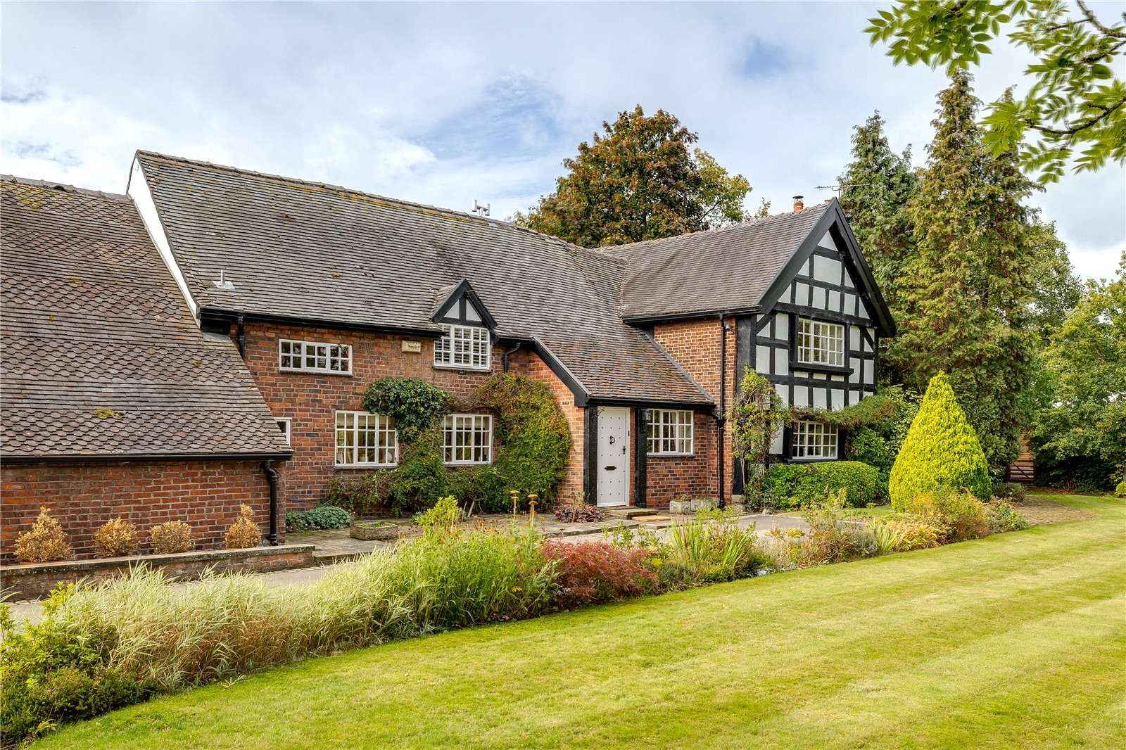 Grade II listed house in Smallwood