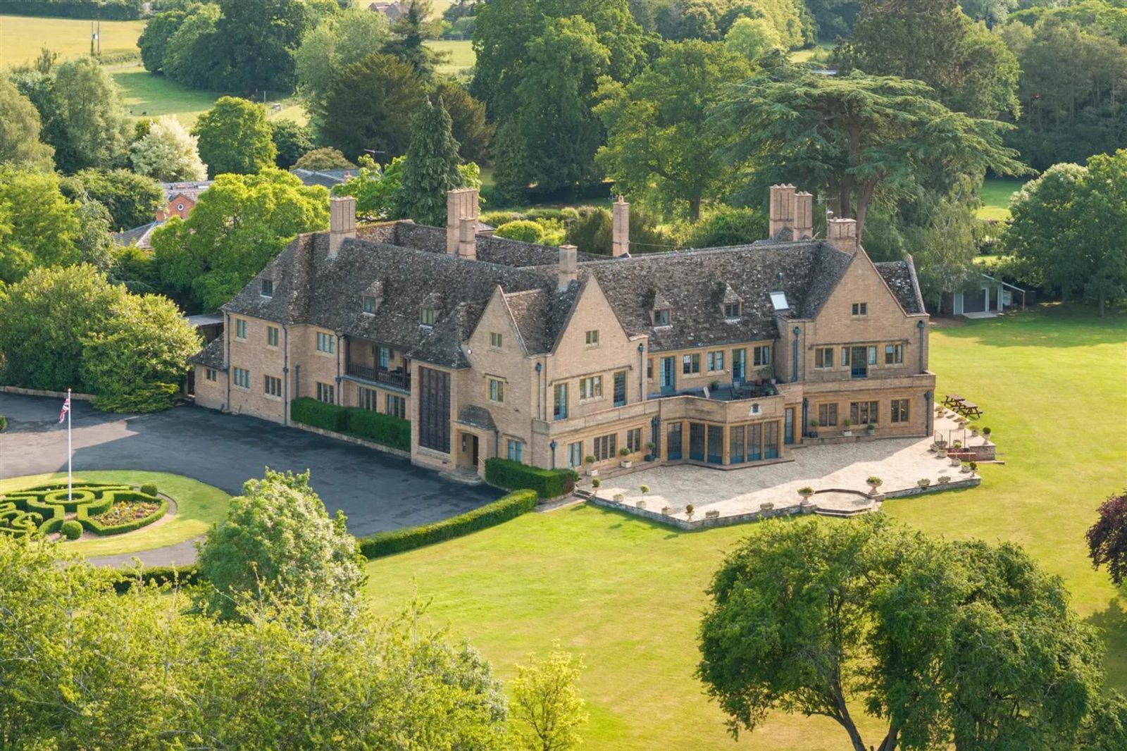 Country house with paddocks, Wootton Wawen