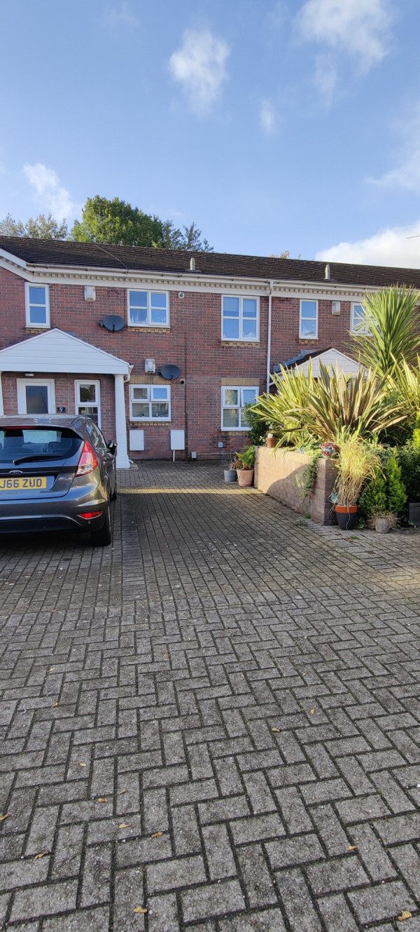 Parking on Wynnstay Close, CF11