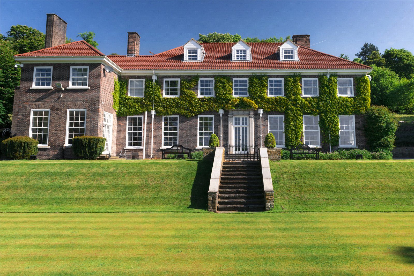 Detached House for sale with 8 bedrooms, Woodlands Drive, Rawdon