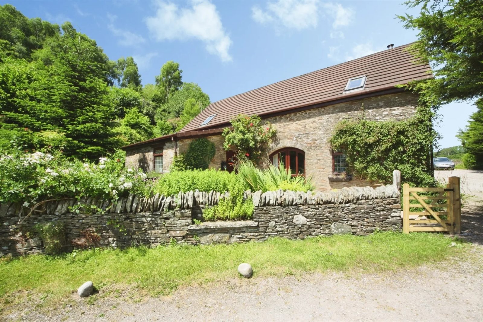 Period farmhouse, Caerphilly