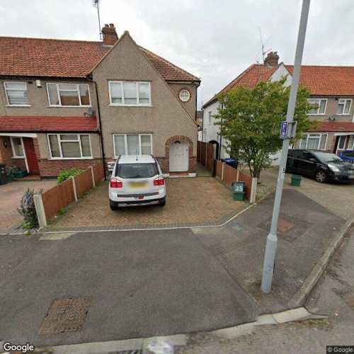 Parking Space to Rent in Chessington, KT9