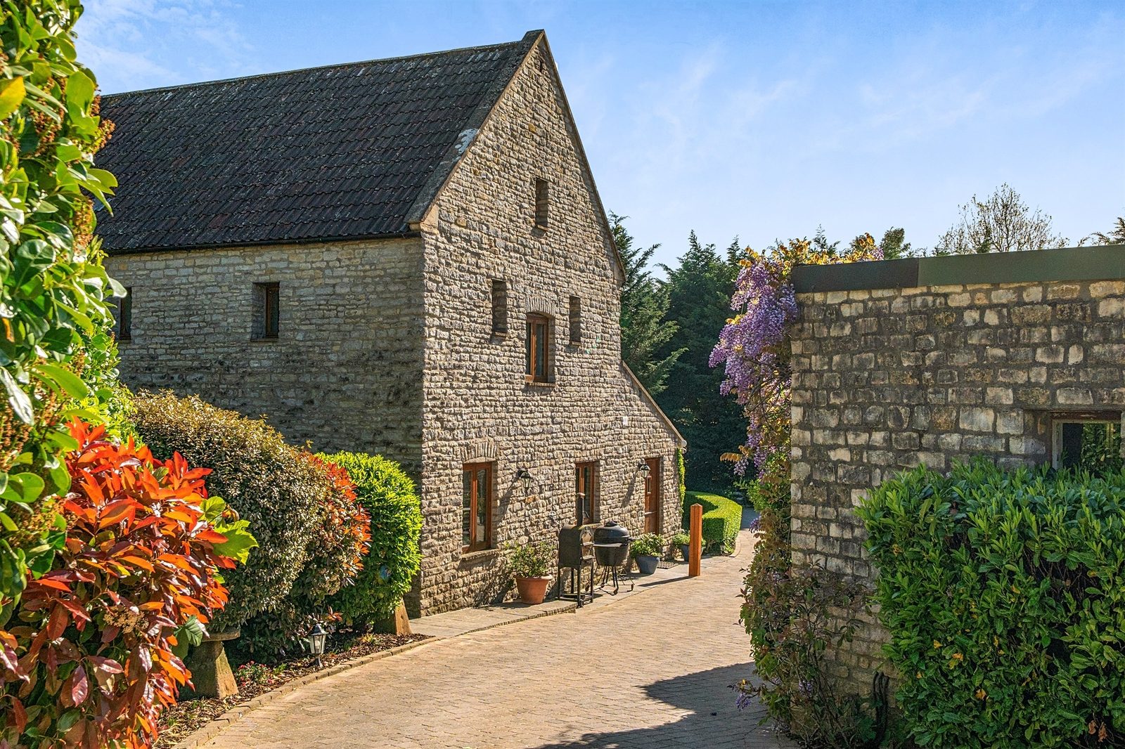 Bristol: barn conversion with outbuildings