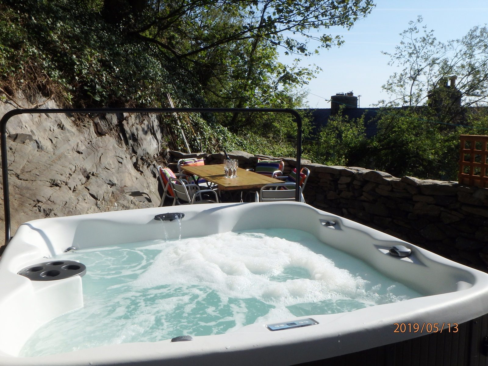 Bryn mair family home with hot tub