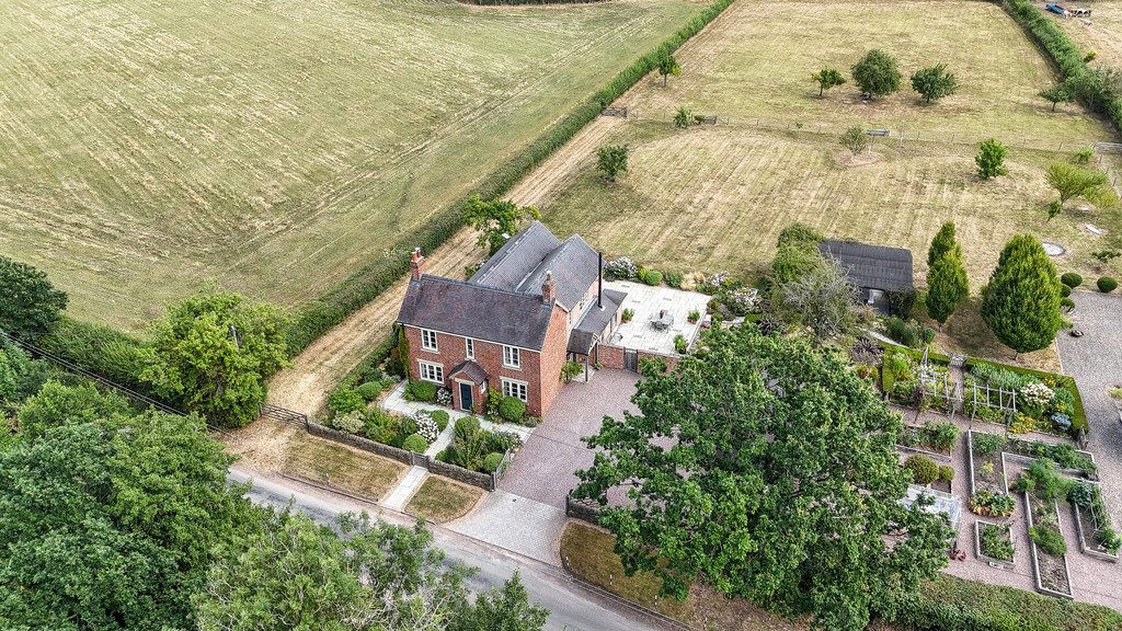 Long Compton, Haughton