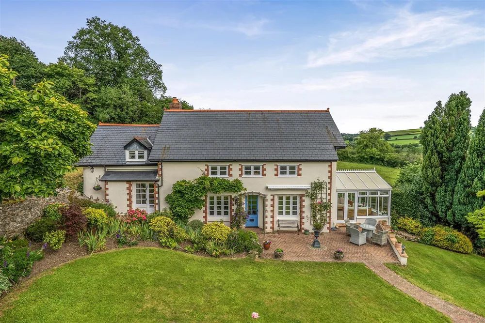 Equestrian, Axminster