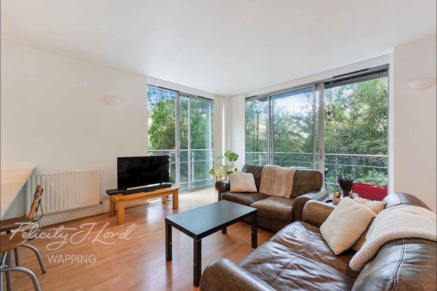 2 Bedroom flat ● Monza Street, London E1W
