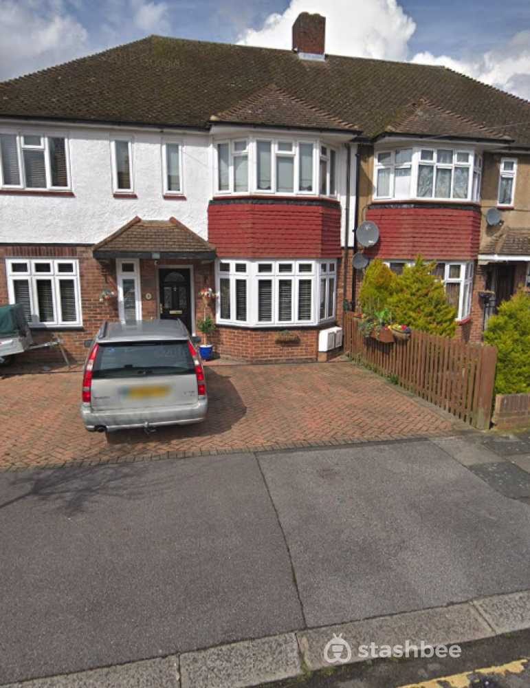 Parking Space to Rent in Ilford, IG6