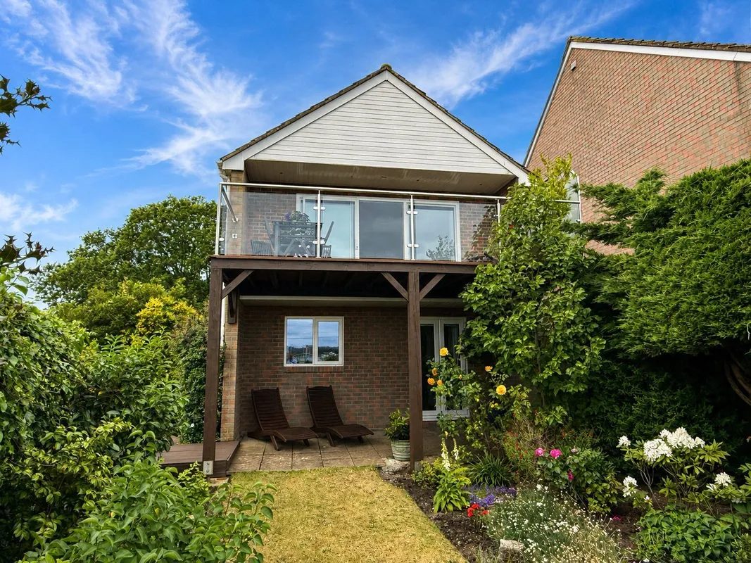 Hinchliffe Road, Poole, Dorset, BH15