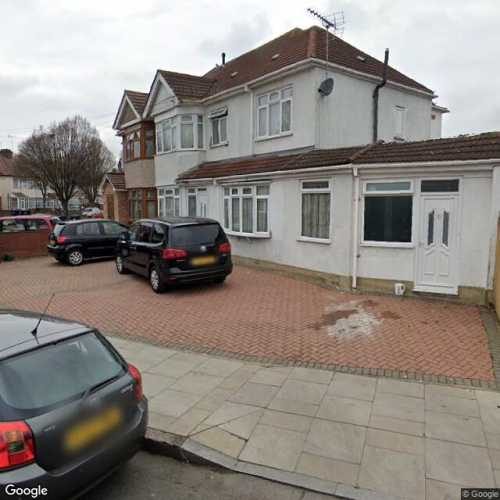 Parking Space to Rent in Southall, UB1