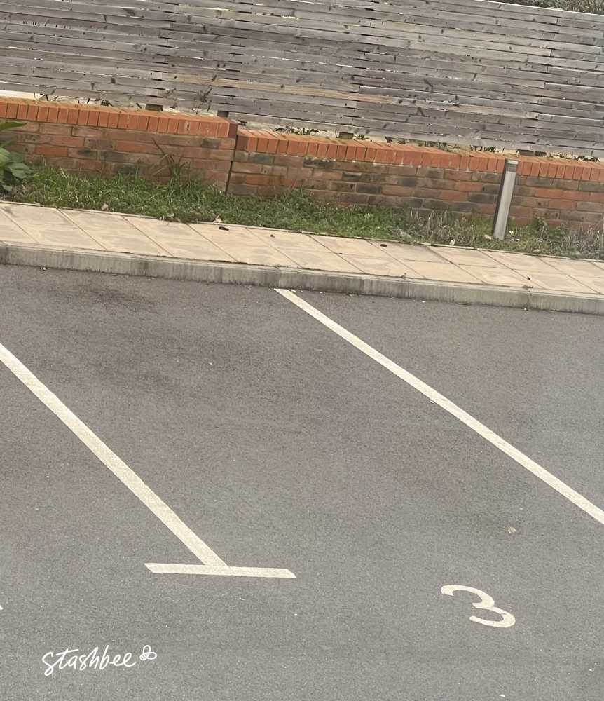 Parking Space to Rent in Thame, OX9