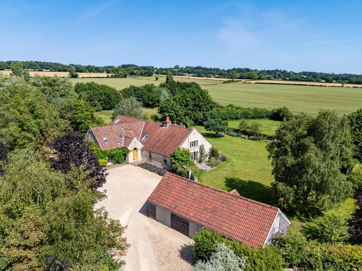 Bradford-on-Avon: barn conversion with outbuildings