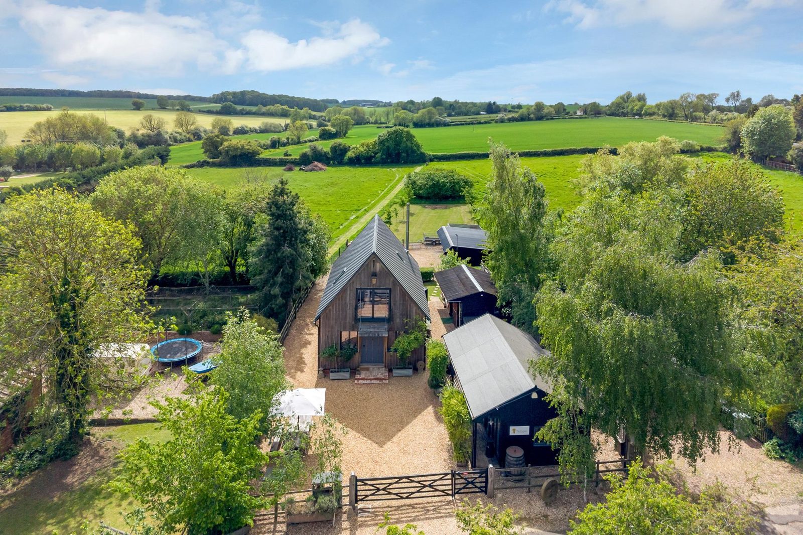 Sleaford: house with paddocks