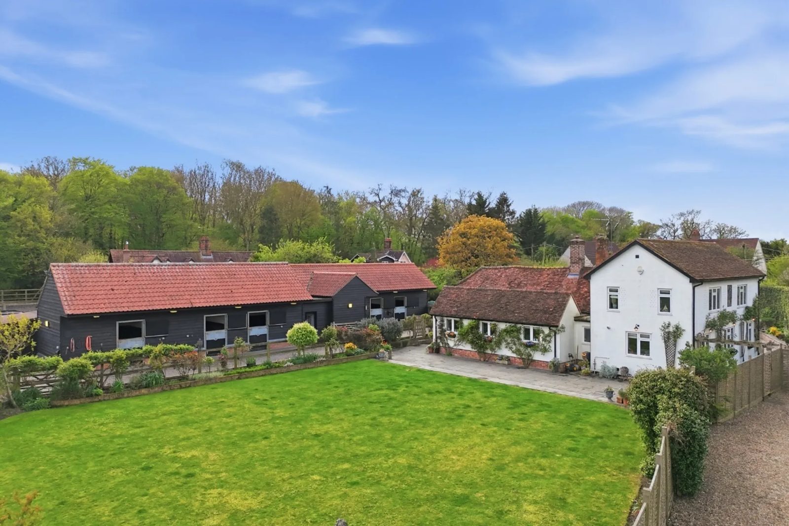 Equestrian with paddocks in Willingale