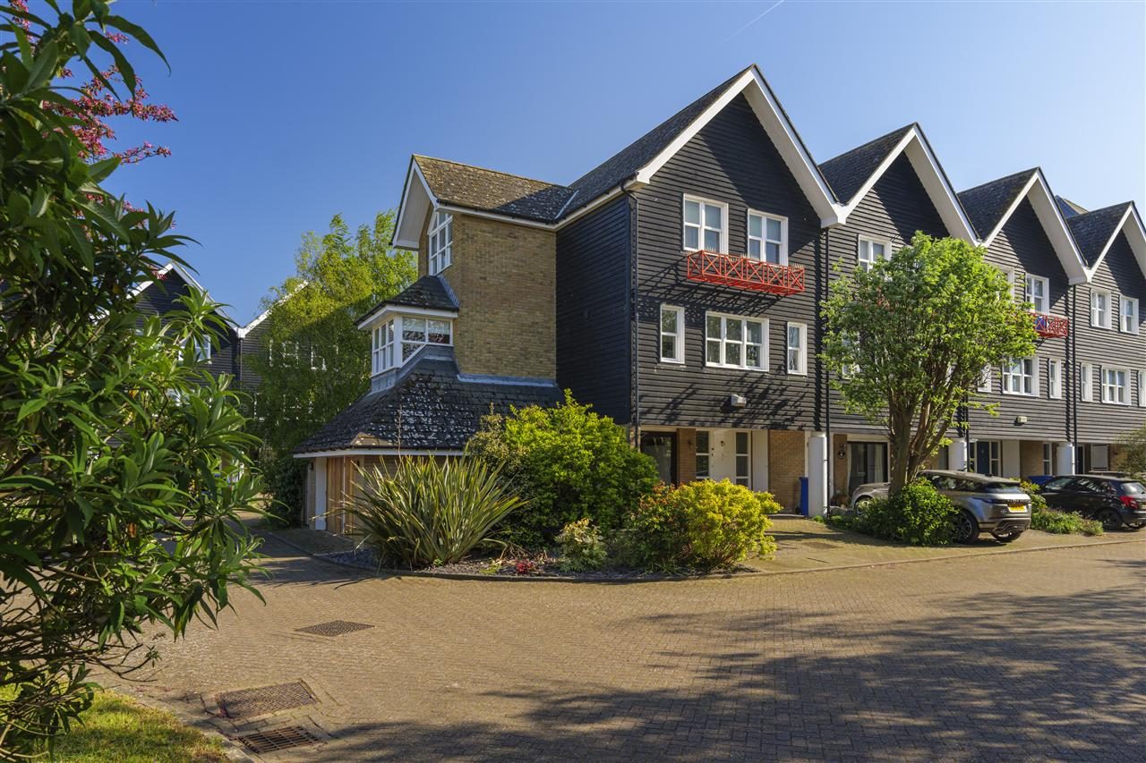 Three Storey Waterfront Residence