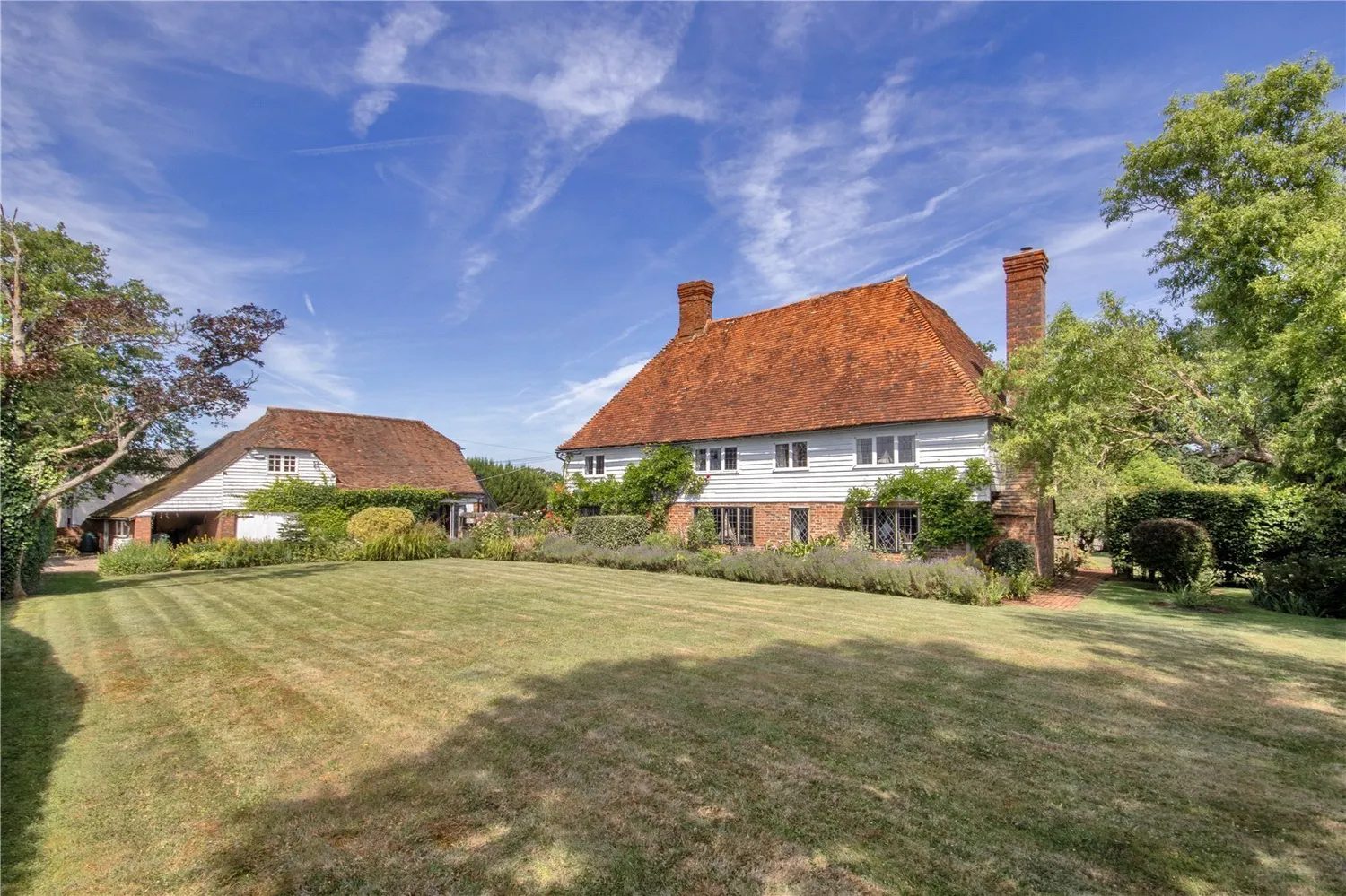 Farmhouse with paddocks in Smarden