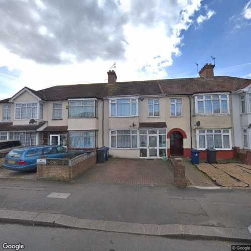 Parking Space to Rent in Southall, UB2
