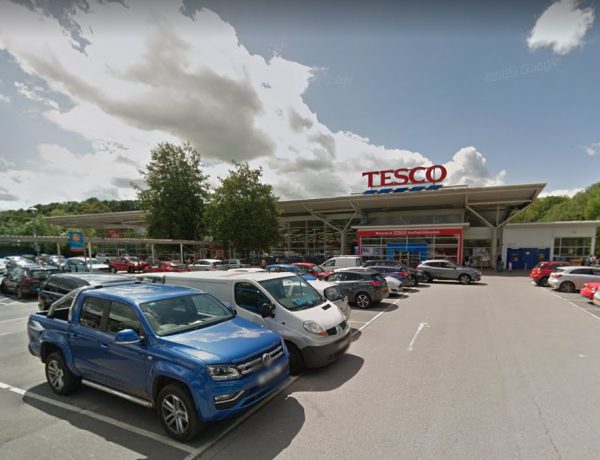 Parking at Tesco Superstore, S7