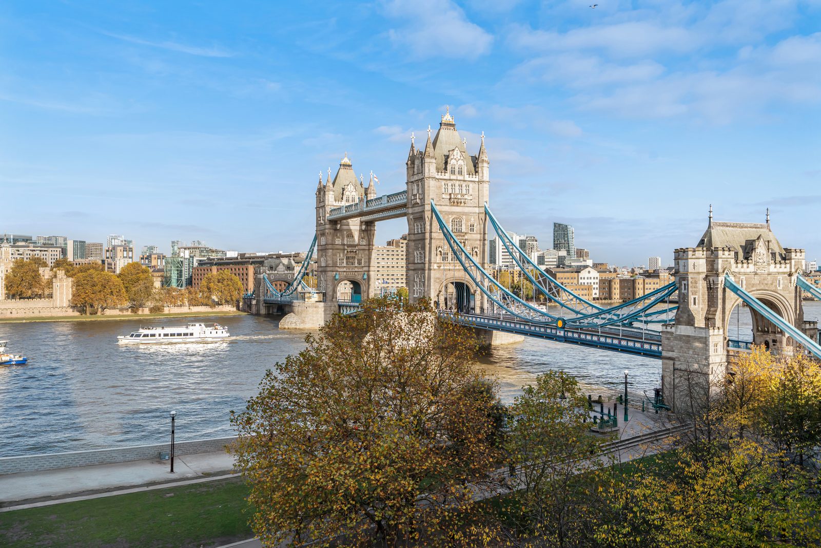 Extraordinary Riverfront Sweeping Thames Tower Bridge Views
